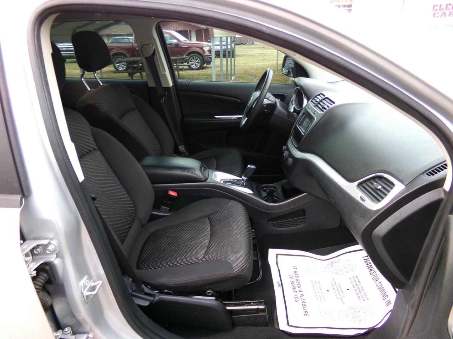 2014 Silver /Black Dodge Journey SE (3C4PDCAB8ET) with an 2.4L L4 DOHC 16V engine, 4-Speed Automatic transmission, located at 401 First NE, Bearden, AR, 71720, (870) 687-3414, 33.726528, -92.611519 - Photo#19